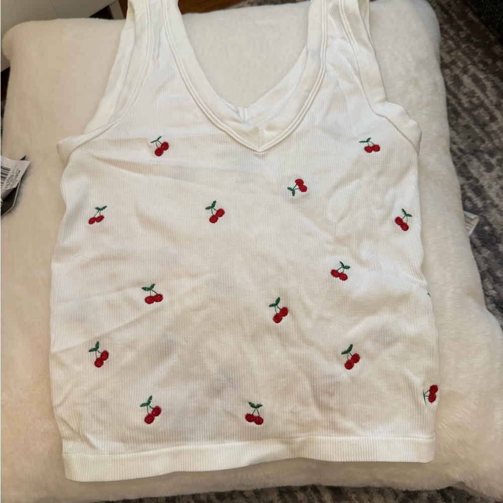 Tank shirt bundle 4 tops